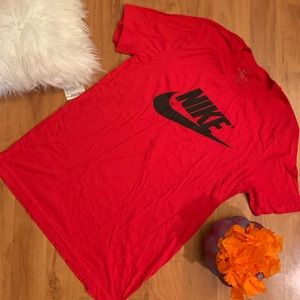 Nike tee